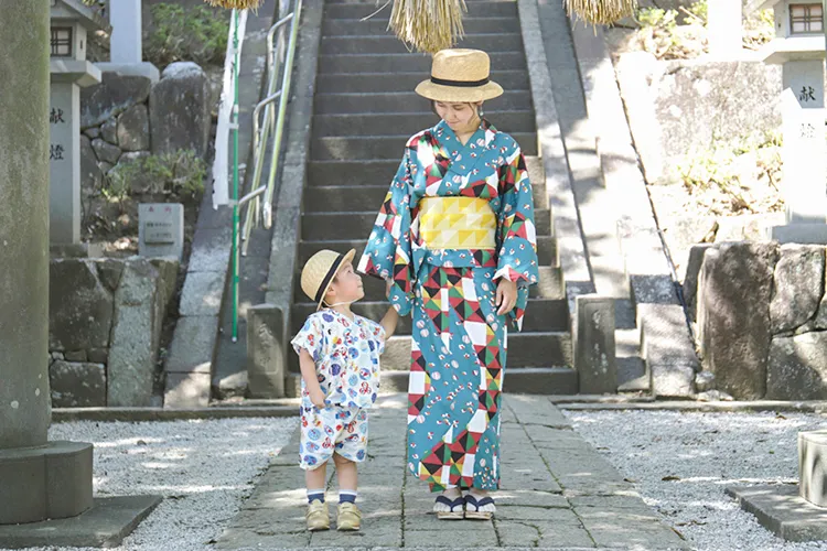 普段着の着物に帽子を合わせたコーデ